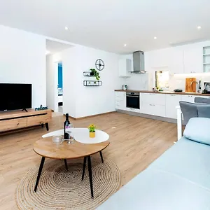 Otto With Sea View And Parking Apartment