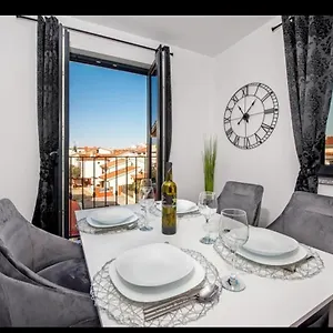 Deluxe A&a - 2 Apartment